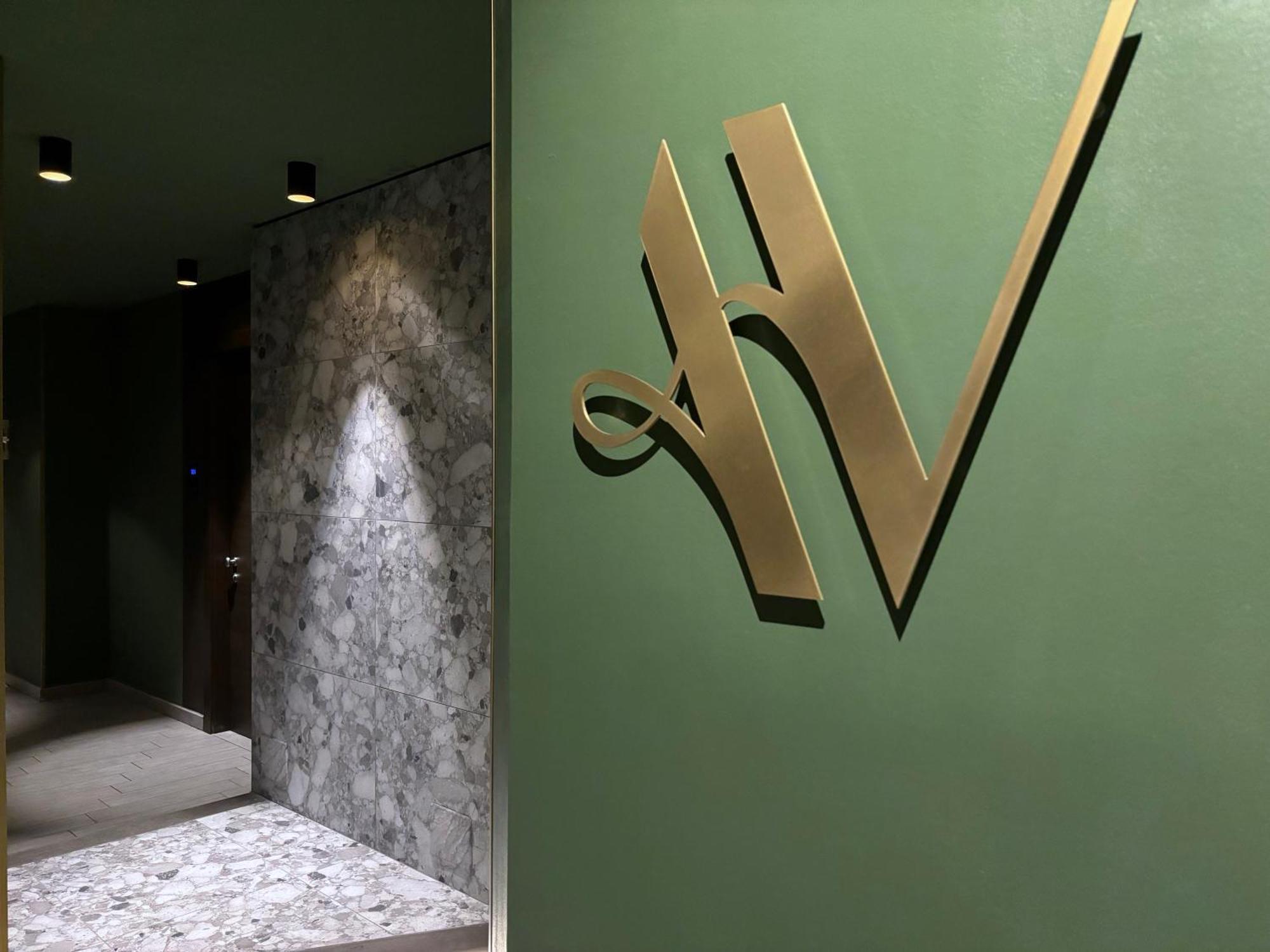 Av Boutique 2* Milan