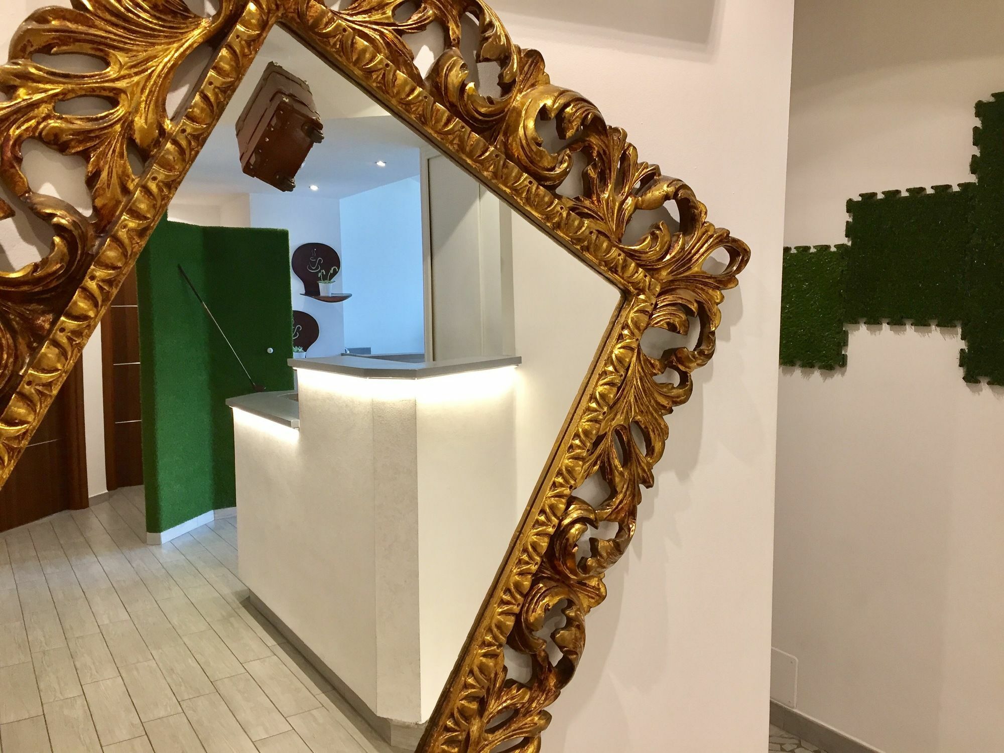 Av Boutique